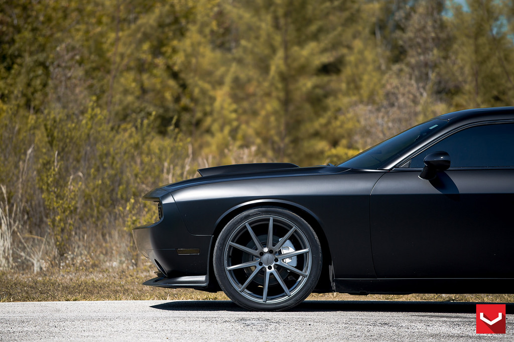 photo 1 Dodge Challenger custom wheels Vossen VFS-1 22x9.0, ET , tire size X R22. 22x10.5 ET