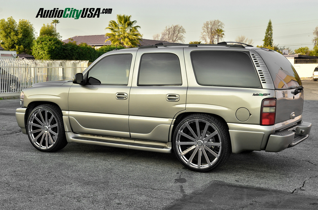 photo 3 GMC Yukon custom wheels Velocity VW 12 26x10.0, ET , tire size 295/30 R26. x ET