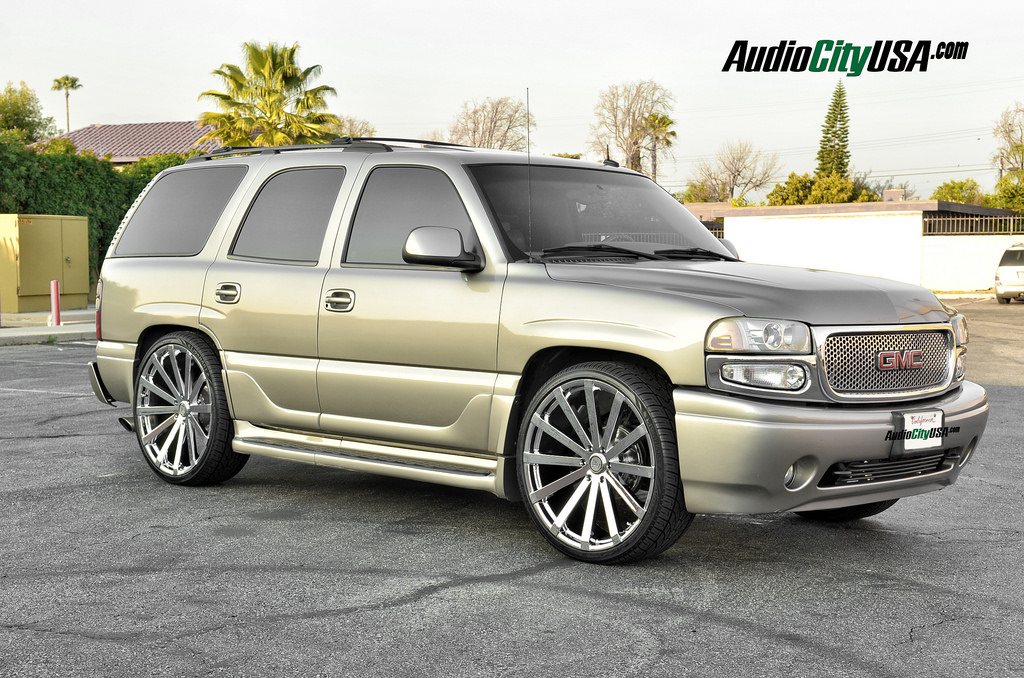 photo 4 GMC Yukon custom wheels Velocity VW 12 26x10.0, ET , tire size 295/30 R26. x ET