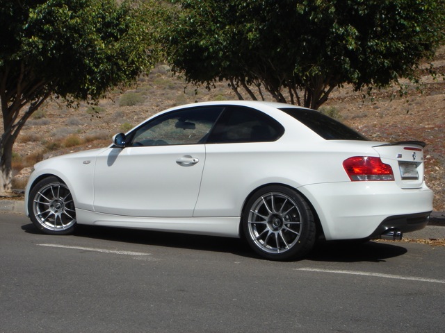 photo 2 BMW 135 custom wheels OZ Ultraleggera 18x8.0, ET +40, tire size 225/40 R18. 18x9.0 ET+40 255/35 R18