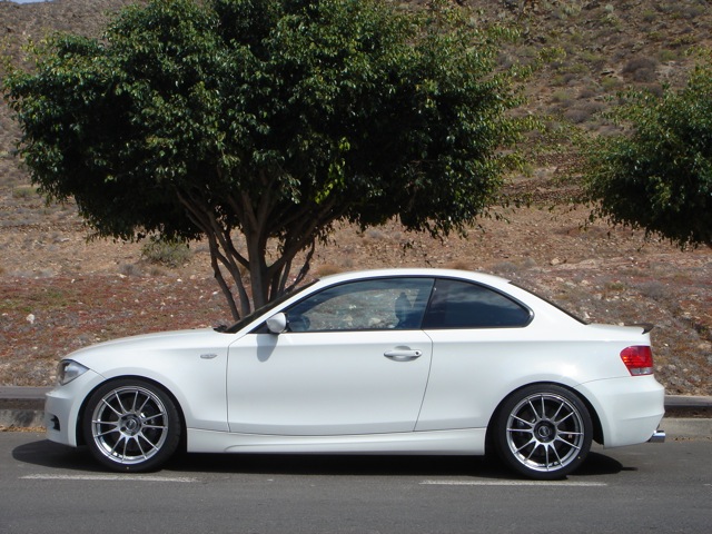 photo 4 BMW  135 custom wheels OZ  Ultraleggera 18x8.0, ET +40, tire size 225/40 R18. 18x9.0 ET+40 255/35 R18