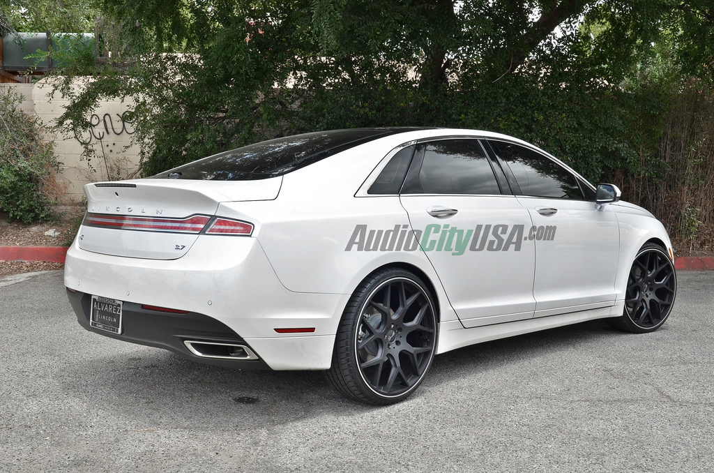 photo 6 Lincoln MKZ custom wheels Gianelle Puerto 22x9.0, ET , tire size 235/30 R22. x ET