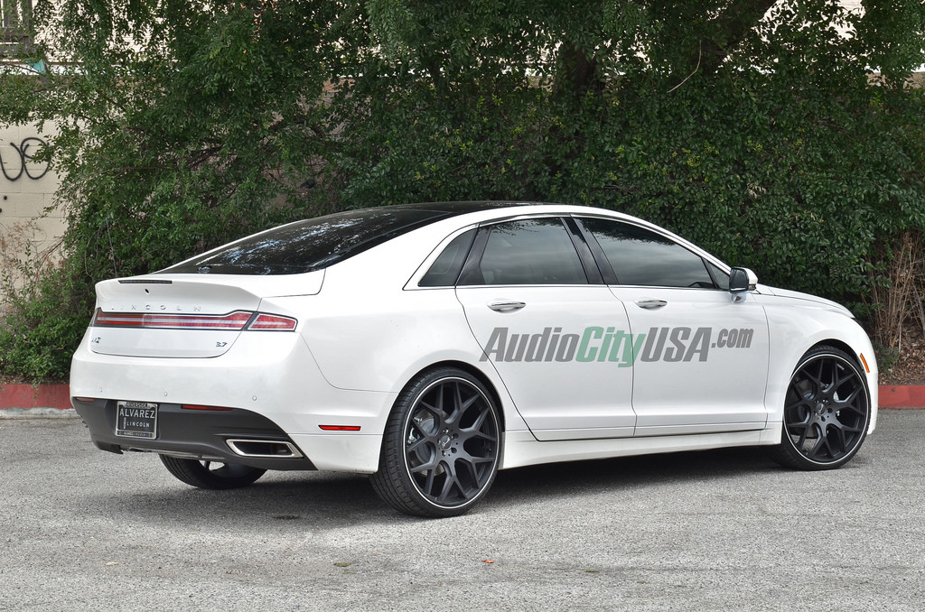 photo 8 Lincoln MKZ custom wheels Gianelle Puerto 22x9.0, ET , tire size 235/30 R22. x ET