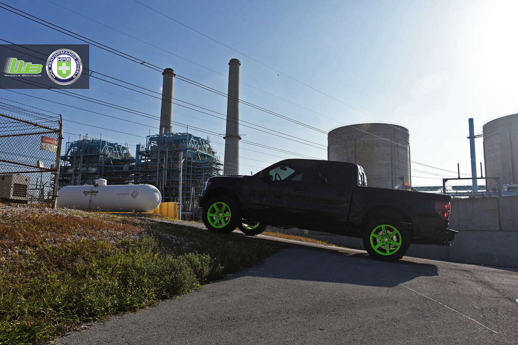photo 7 Ford F-250 custom wheels HRE TR46 22x10.5, ET , tire size 325/50 R22. x ET 