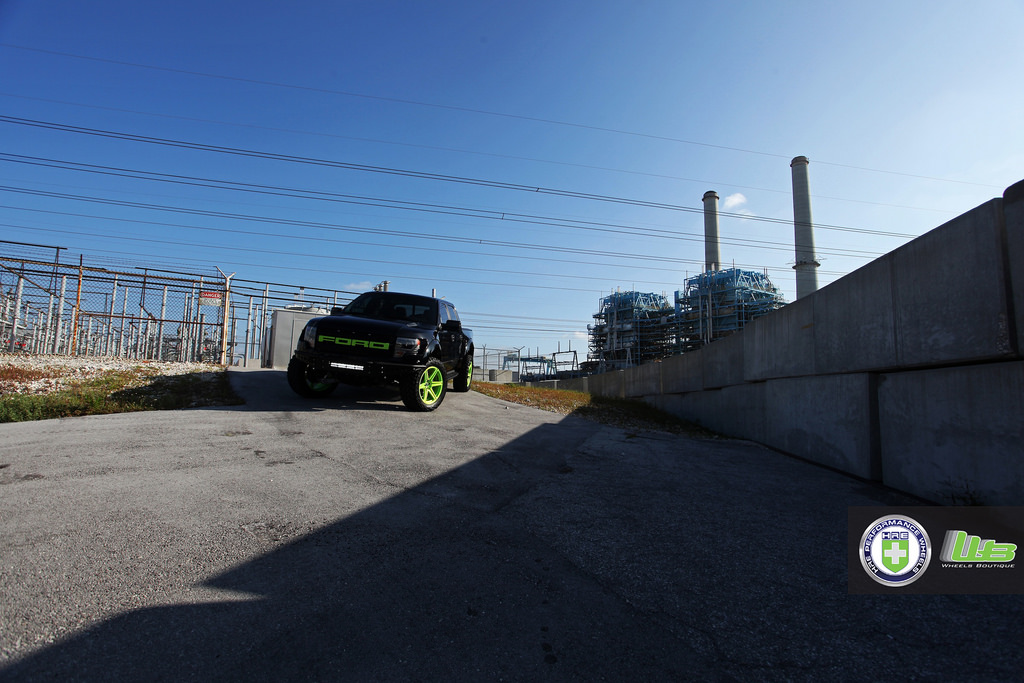 photo 10 Ford F-250 custom wheels HRE TR46 22x10.5, ET , tire size 325/50 R22. x ET 