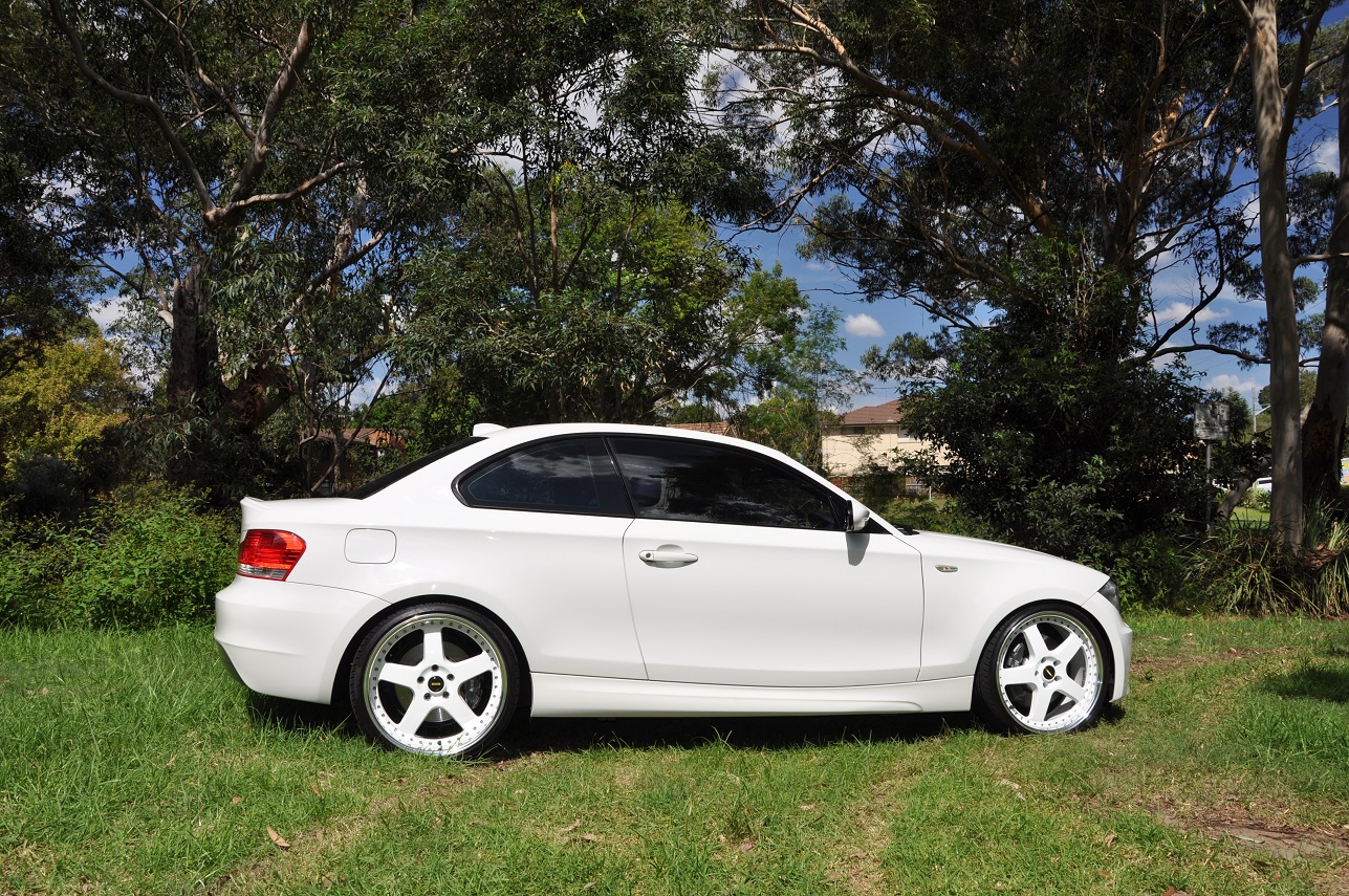 photo 2 BMW 135 custom wheels Simmons FR1 20x8.5, ET +43, tire size 235/35 R20. 20x9.5 ET+52 255/30 R20