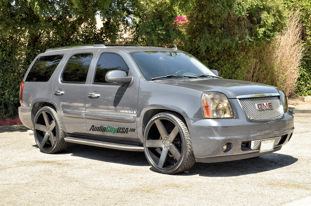 photo 2 GMC Yukon custom wheels DUB Ballers S116 x, ET , tire size 295/30 R. x ET
