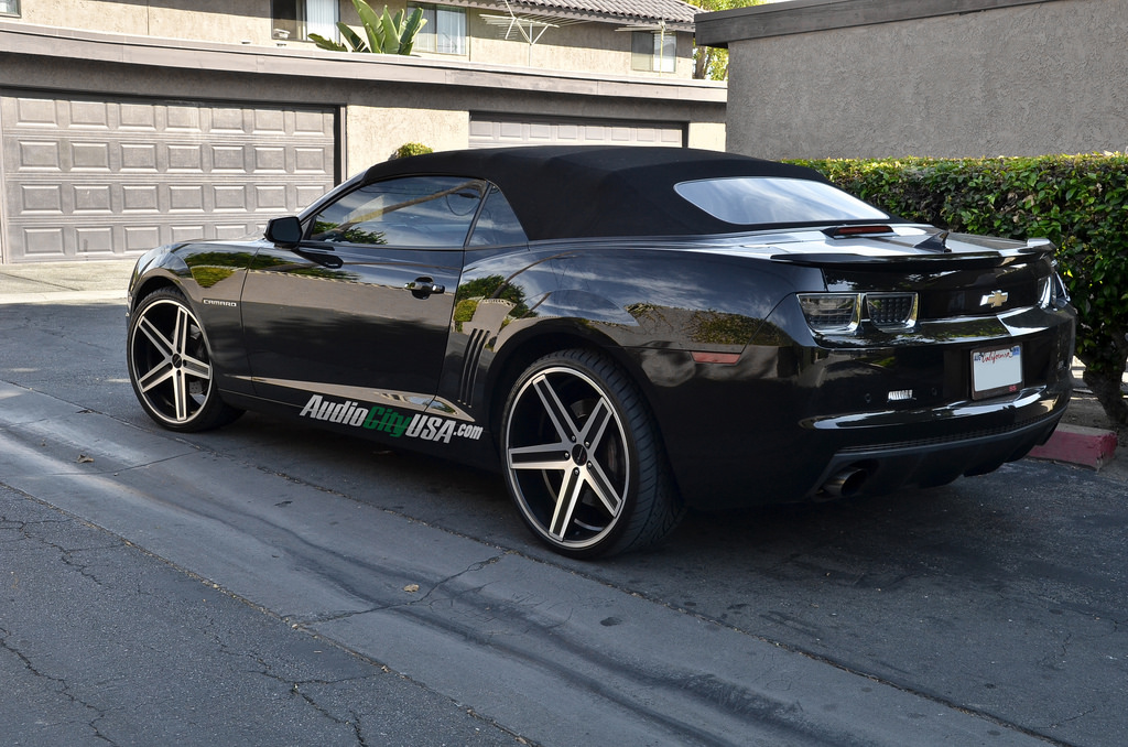photo 4 Chevrolet Camaro custom wheels Giovanna Dramuno 22x9.0, ET , tire size X R22. 22x10.5 ET