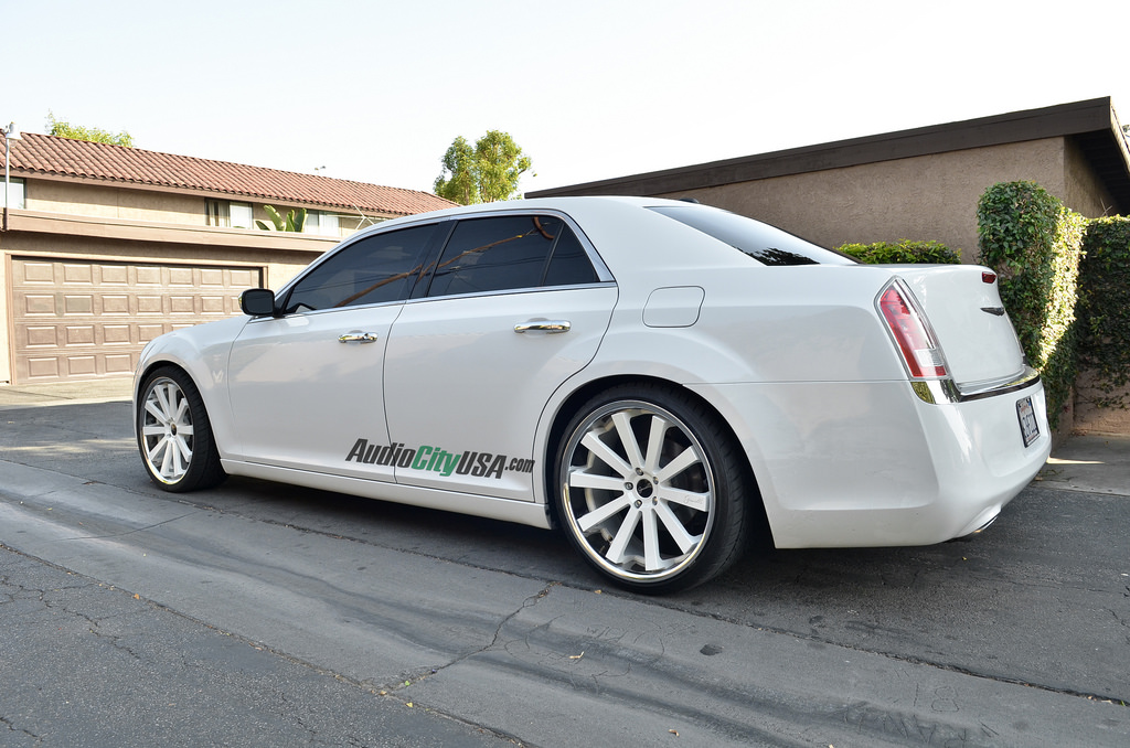 photo 4 Chrysler 300 custom wheels   22x9.0, ET , tire size 265/30 R22. 22x10.5 ET 
