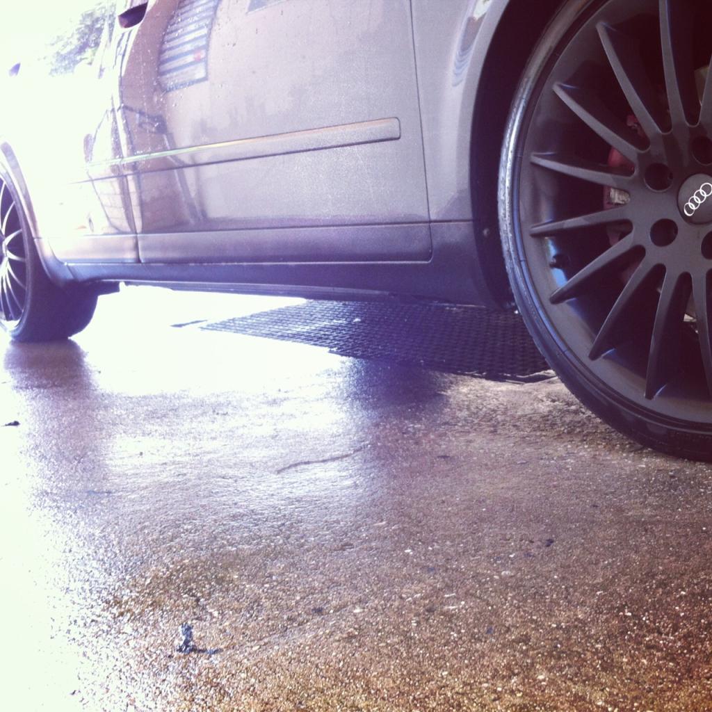 photo 2 Audi A4 custom wheels JE Design  19x8.0, ET , tire size 225/40 R19. x ET 