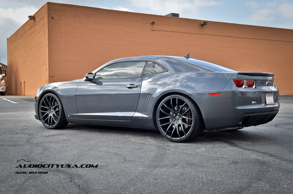 photo 6 Chevrolet Camaro custom wheels Giovanna Kilis 22x9.0, ET , tire size 255/30 R22. 22x10.5 ET 295/25 R22