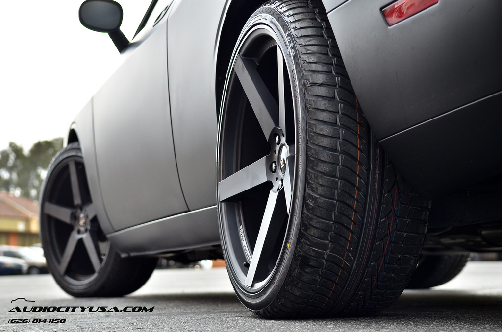 photo 4 Dodge Challenger custom wheels Koko Kuture Sardinia 5 22x9.0, ET , tire size 265/35 R22. 22x10.5 ET 295/30 R22