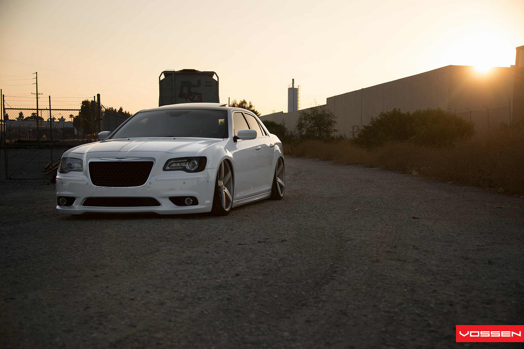photo 2 Chrysler 300C custom wheels Vossen CV3 22x9.0, ET , tire size X R22. 22x10.5 ET