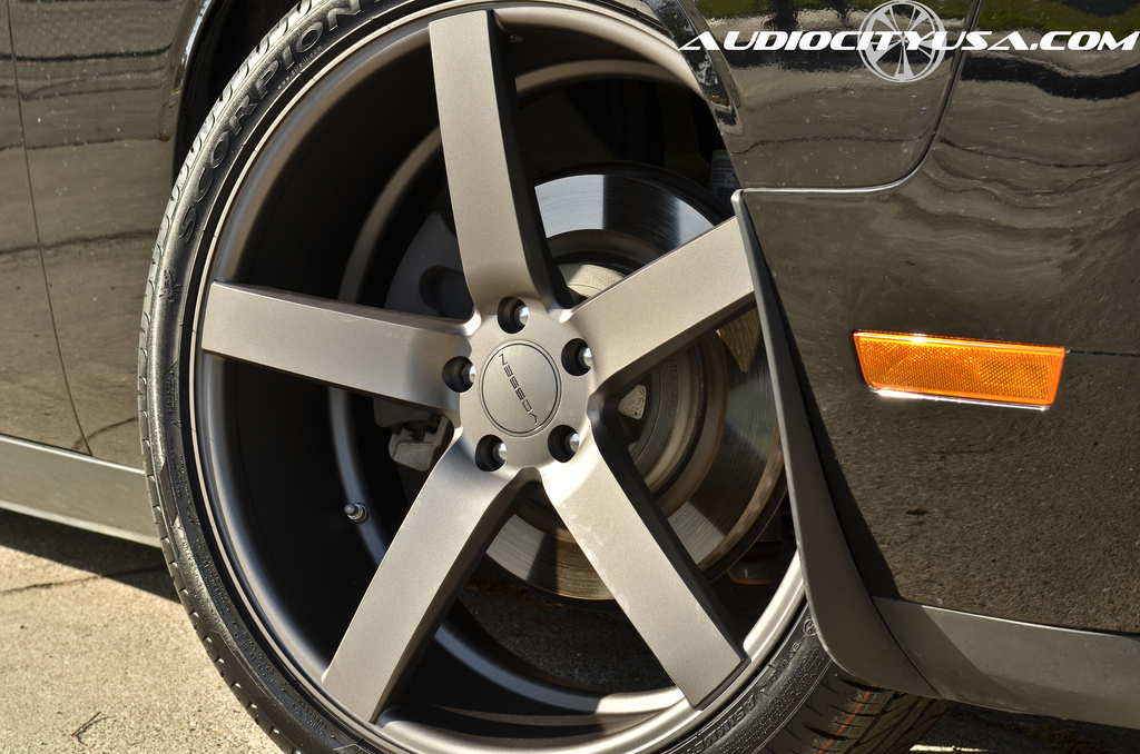 photo 1 Dodge Challenger custom wheels Vossen VVS CV3 22x9.0, ET , tire size 265/35 R22. 22x10.5 ET 295/30 R22