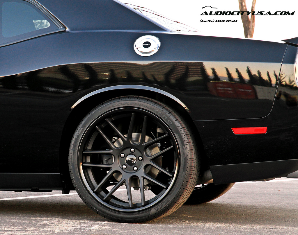 photo 1 Dodge Challenger custom wheels Gianelle Yerevan 22x9.0, ET , tire size 265/35 R22. 22x10.5 ET 295/30 R22
