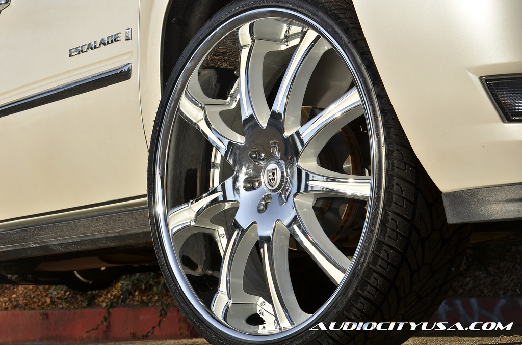 photo 3 Cadillac Escalade custom wheels Lexani LX 9 28x, ET , tire size 295/25 R28. x ET