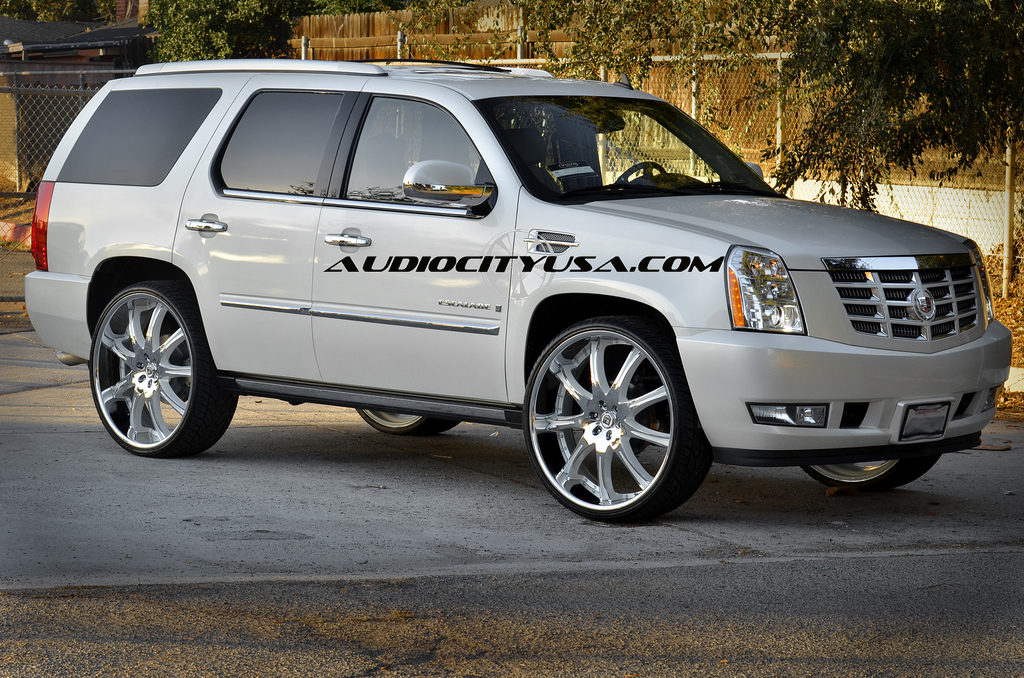 photo 5 Cadillac Escalade custom wheels Lexani LX 9 28x, ET , tire size 295/25 R28. x ET
