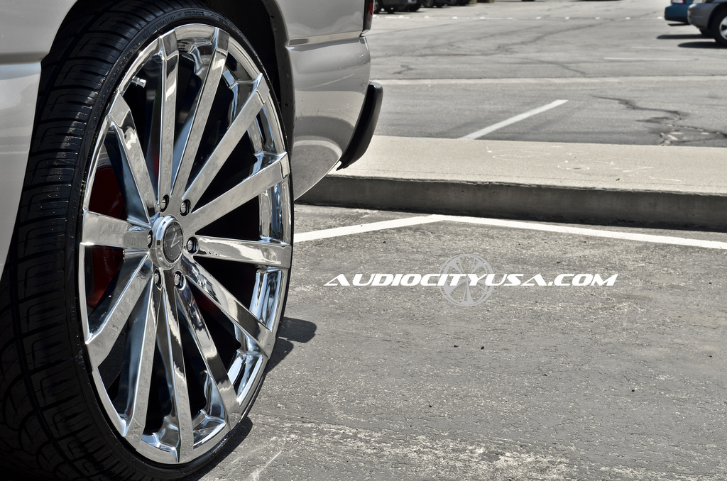 photo 3 GMC Sierra 1500 custom wheels Velocity VW 12 26x10.0, ET , tire size 275/25 R26. x ET 