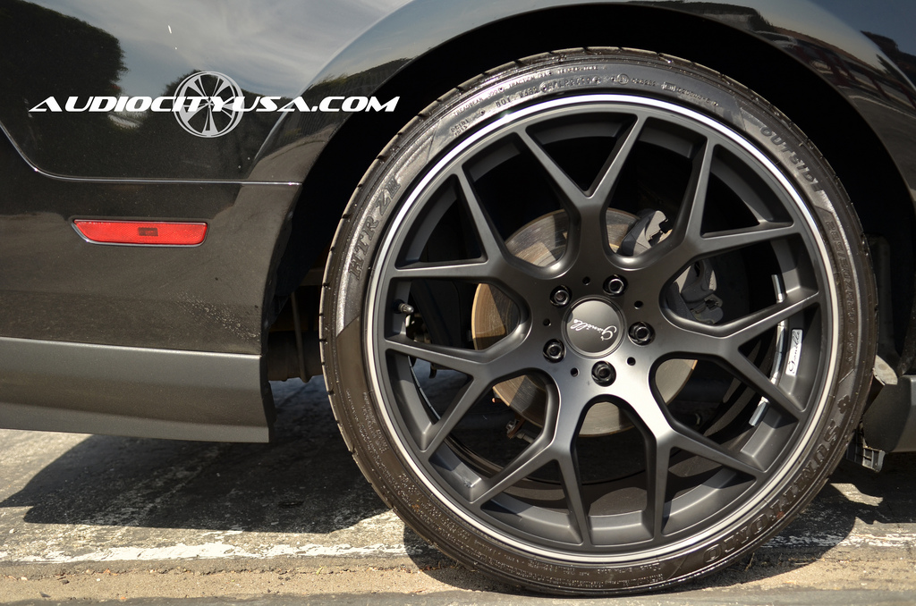 photo 1 Ford Mustang custom wheels Gianelle Puerto 20x8.5, ET , tire size X R20. 20x10.0 ET