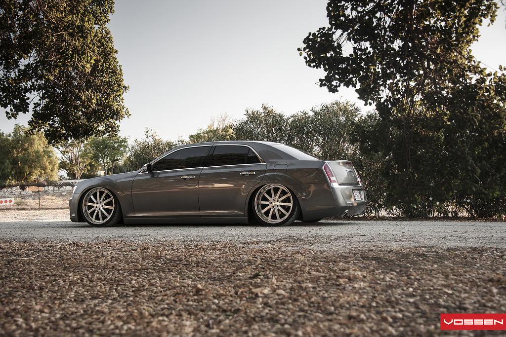 photo 3 Chrysler 300C custom wheels Vossen VVS-083 22x9.0, ET , tire size X R22. 22x10.5 ET 