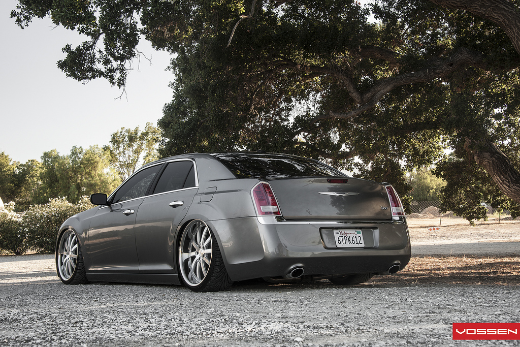 photo 4 Chrysler 300C custom wheels Vossen VVS-083 22x9.0, ET , tire size X R22. 22x10.5 ET 
