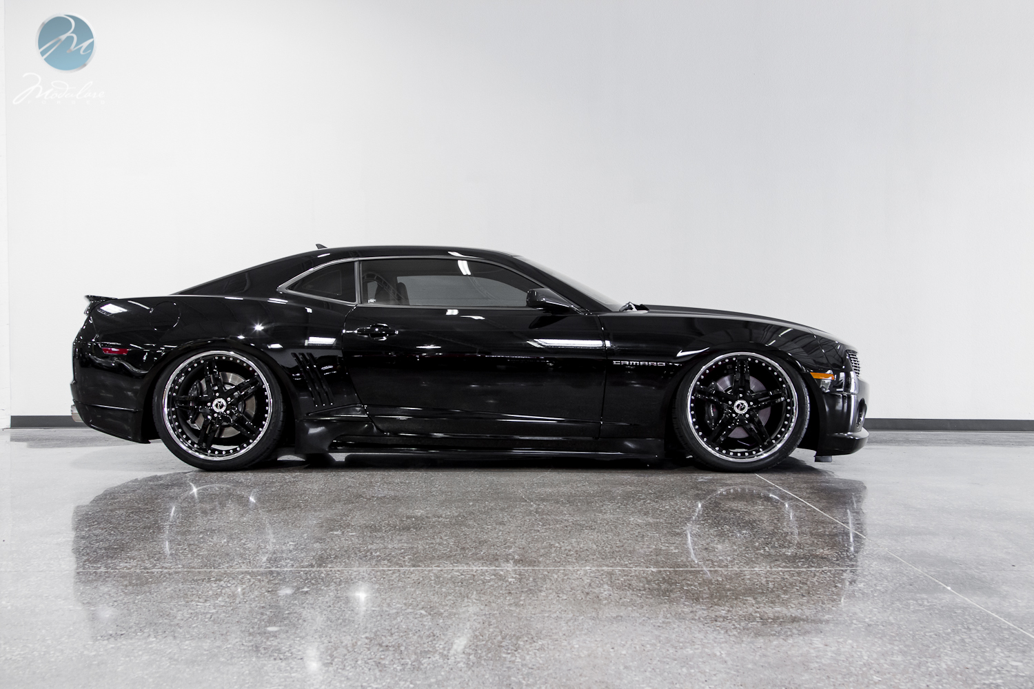 photo 2 Chevrolet Camaro custom wheels Modulare M22 22x9.0, ET , tire size 265/35 R22. 22x10.5 ET 295/30 R22