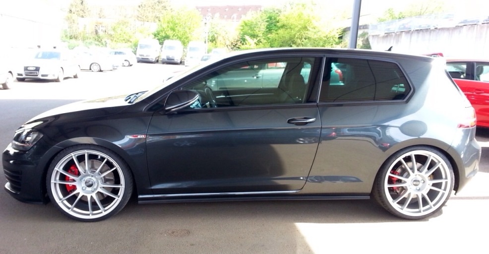 photo 3 Volkswagen Golf GTI custom wheels OZ  ULTRALEGGERA  20x8.5, ET +48, tire size 235/30 R20. x ET 