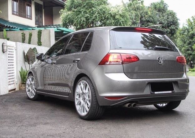 photo 3 Volkswagen Golf GTI custom wheels BBS CH-R REVISITED 19x8.5, ET +48, tire size X R19. x ET