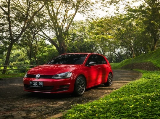 photo 1 Volkswagen Golf GTI custom wheels RAYS HOMURA 2X8GT 18x8.0, ET +43, tire size 235/40 R18. x ET