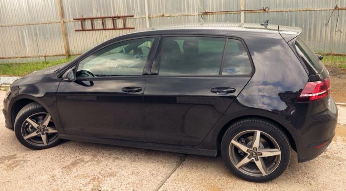 photo 2 Volkswagen Golf GTI custom wheels DEZENT  RF DARK 17x7.0, ET +44, tire size X R17. x ET 