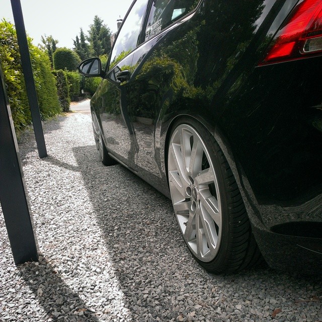 photo 3 Volkswagen e-Golf custom wheels LAND ROVER 10 SPOKE 19x8.0, ET +55, tire size X R19. x ET 