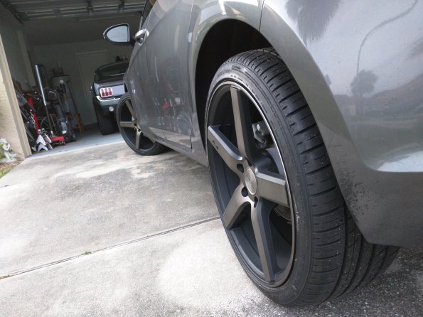 photo 2 Volkswagen Golf GTI custom wheels Niche Milan 19x8.5, ET +48, tire size 235/35 R19. x ET