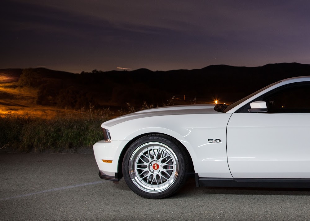 photo 1 Ford Mustang custom wheels Linea Corse Lemans 19x10.0, ET +43, tire size 285/35 R19. x ET