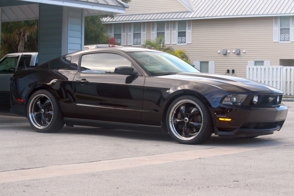 photo 1 Ford Mustang custom wheels American Racing Torq Thrust M 20x8.5, ET +32, tire size 255/35 R20. 20x10.0 ET+34 275/35 R20
