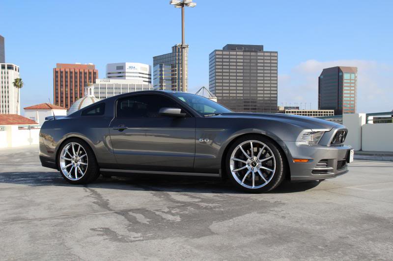photo 1 Ford Mustang custom wheels Alcoas  20x9.0, ET , tire size 255/35 R20. x ET 275/35 R