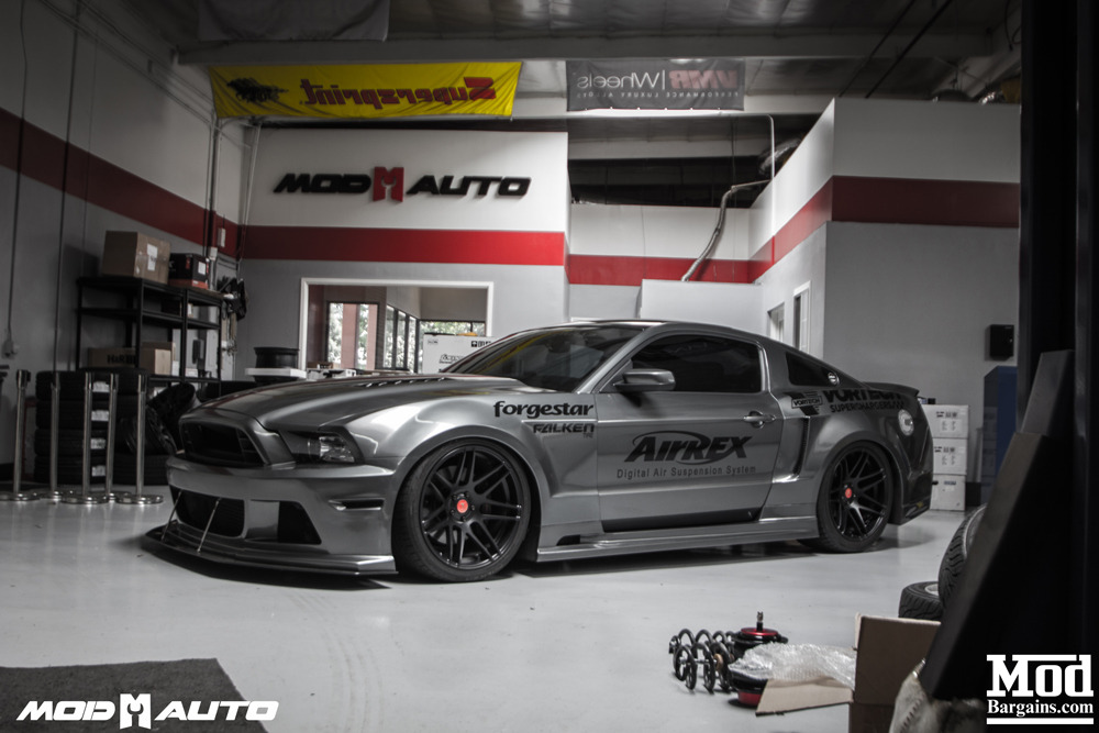 photo 2 Ford Mustang custom wheels Forgestar  F14  20x10.5, ET +5, tire size 275/35 R20. 20x12.0 ET+25 315/35 R20