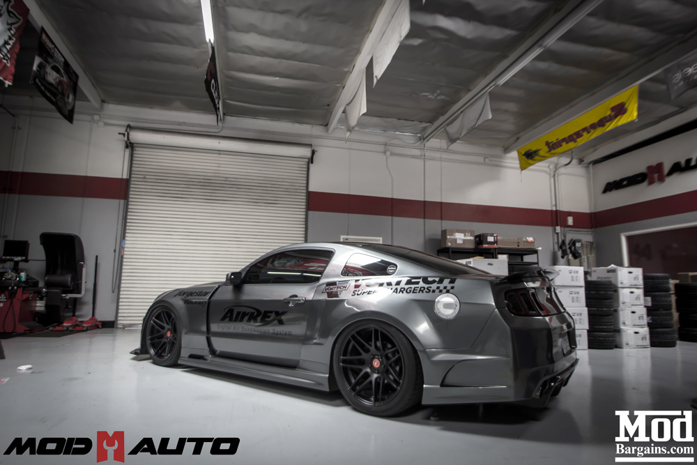 photo 4 Ford Mustang custom wheels Forgestar  F14  20x10.5, ET +5, tire size 275/35 R20. 20x12.0 ET+25 315/35 R20