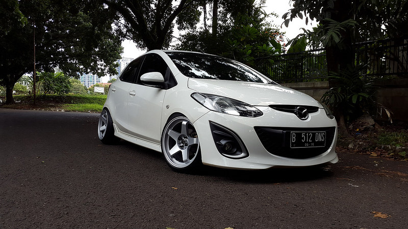 photo 1 Mazda Mazda2 custom wheels Rota  P45R  19x8.5, ET +26, tire size 205/40 R19. 17x10.0 ET 215/40 R17