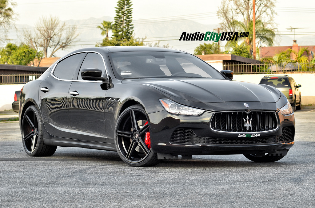 photo 2 Maserati Ghibli custom wheels Gianelle Lucca 22x9.0, ET , tire size 245/30 R22. 22x10.5 ET 295/25 R22