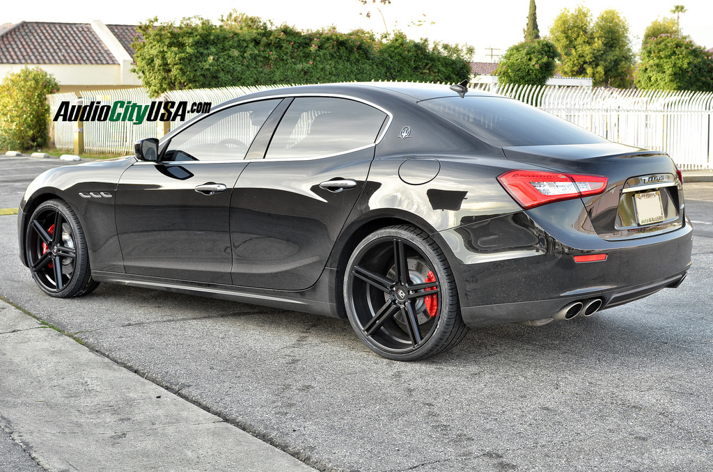 photo 4 Maserati Ghibli custom wheels Gianelle Lucca 22x9.0, ET , tire size 245/30 R22. 22x10.5 ET 295/25 R22