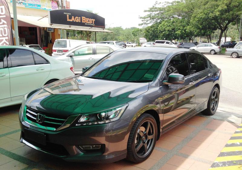 photo 1 Honda Accord custom wheels Gram Lights T57RC 18x7.5, ET +48, tire size 235/40 R18. 18x8.5 ET+45 245/40 R18