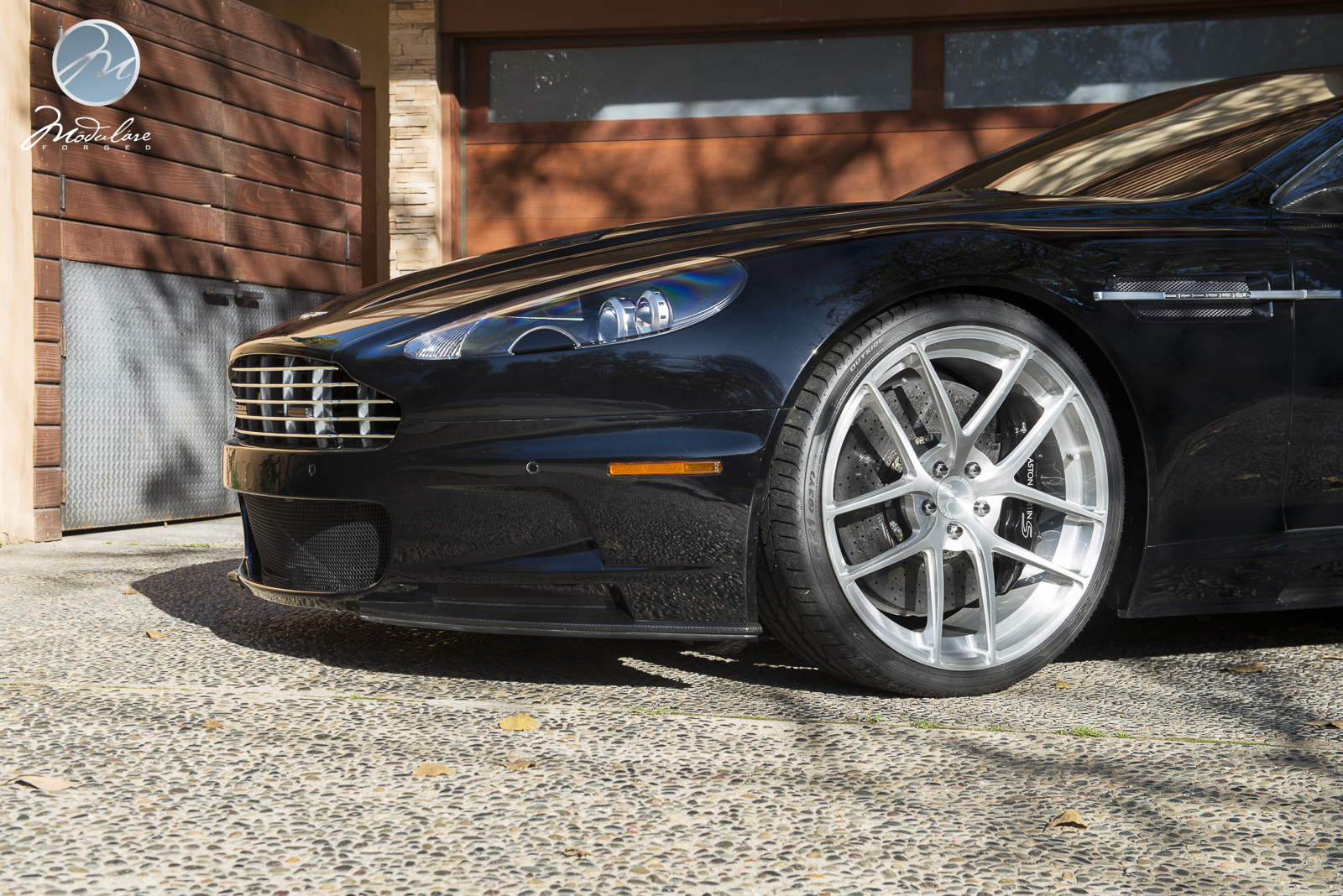 photo 1 Aston Martin DBS custom wheels Modulare B18 Evo 21x, ET , tire size X R21. x ET