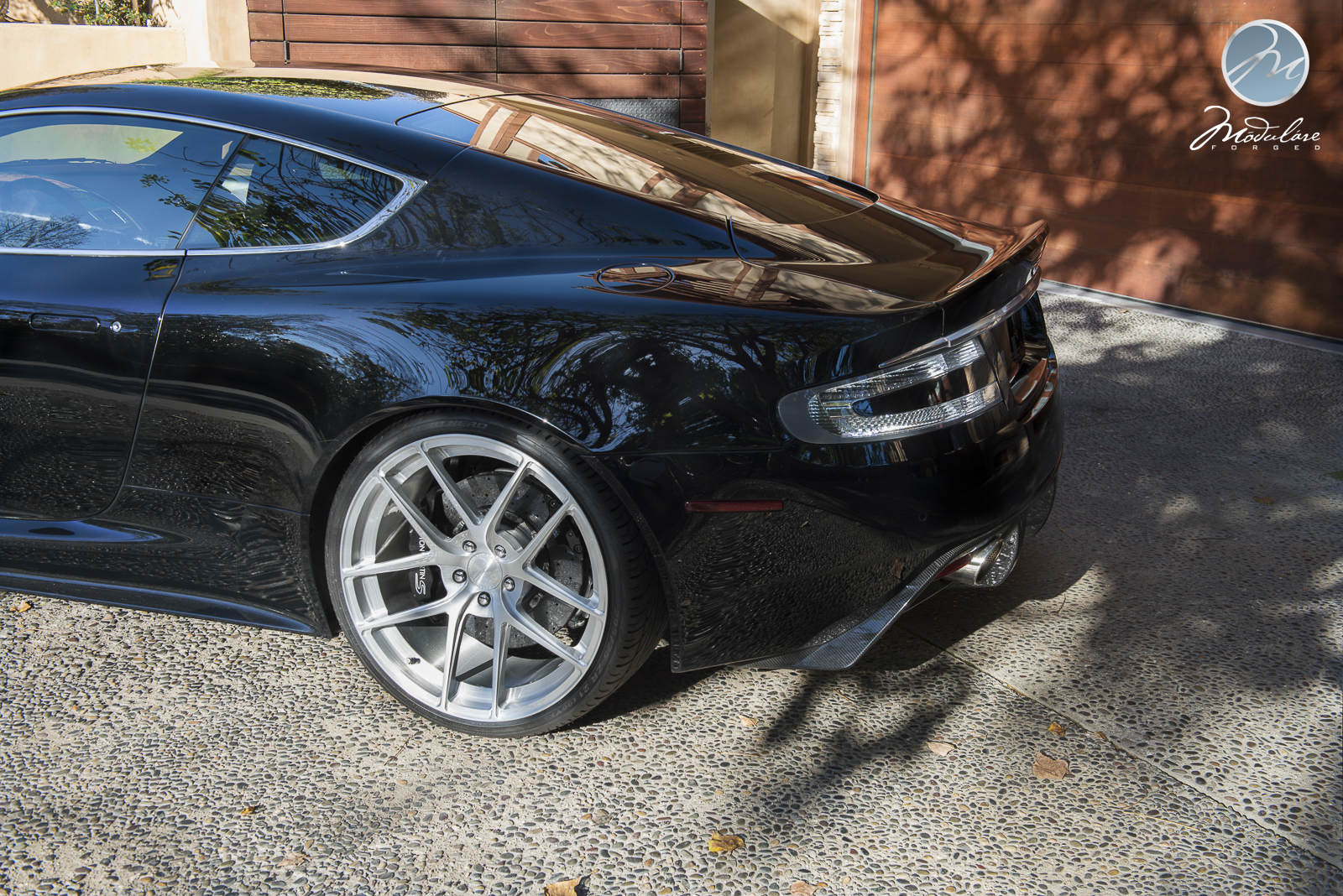 photo 2 Aston Martin DBS custom wheels Modulare B18 Evo 21x, ET , tire size X R21. x ET