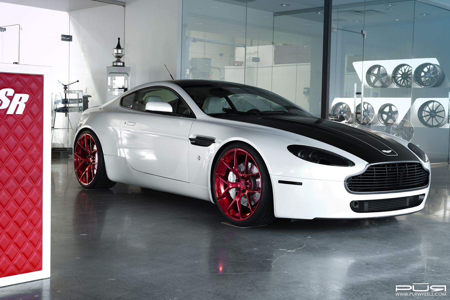 photo 2 Aston Martin V8 Vantage custom wheels PUR 4OUR 21x9.0, ET , tire size X R21. 21x10.5 ET