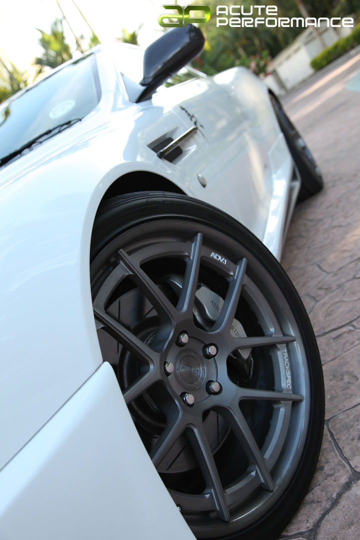 photo 4 Aston Martin DB9 custom wheels Adv.1 20x9.0, ET , tire size 255/35 R20. 20x11.0 ET 295/35 R20