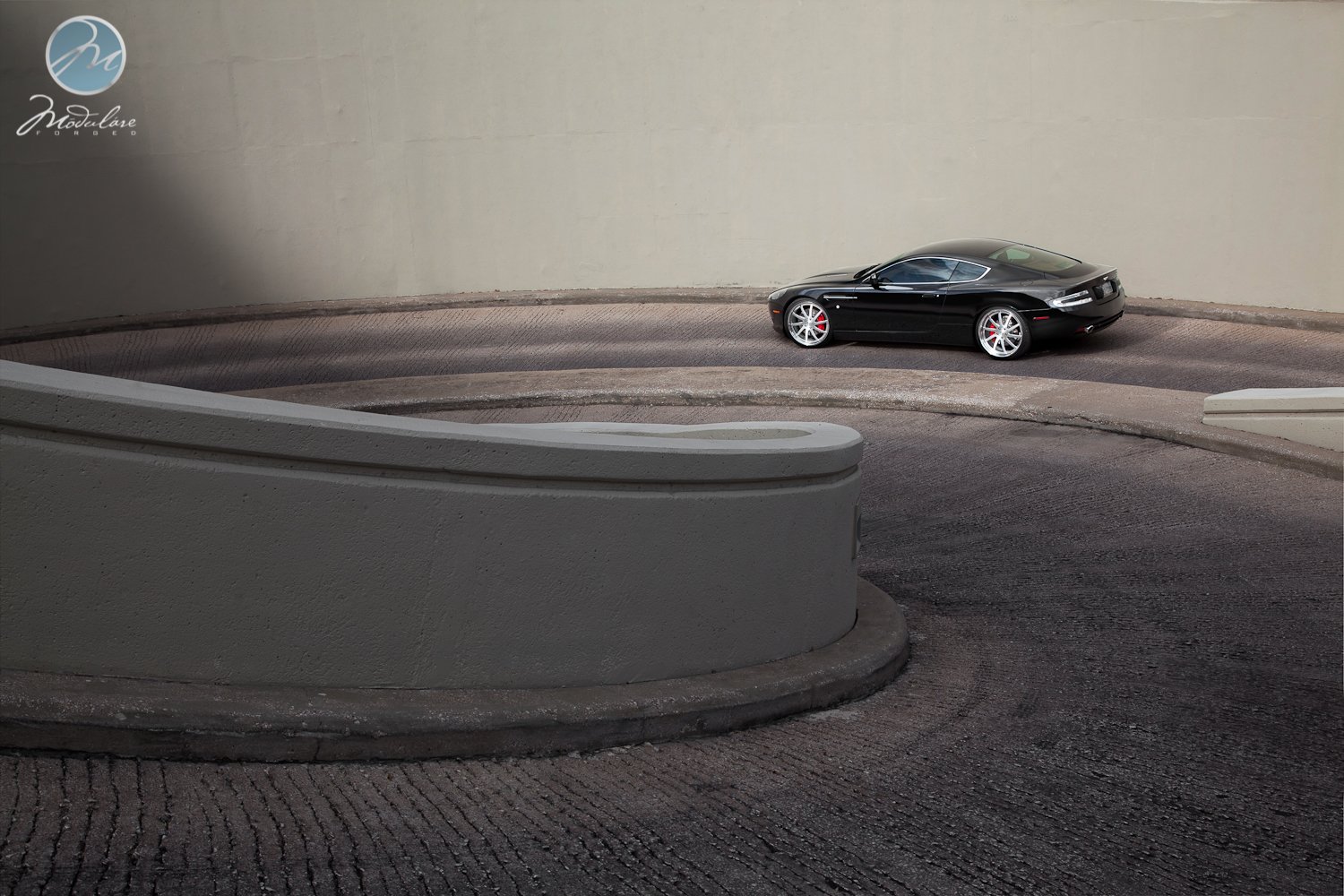 photo 8 Aston Martin DB9 custom wheels Modulare H9 21x9.0, ET , tire size 255/30 R21. 21x10.5 ET 295/25 R21