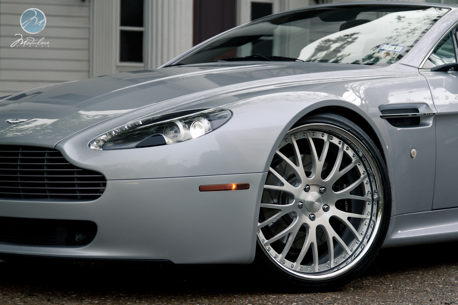 photo 2 Aston Martin V8 Vantage custom wheels Modulare  M24 3 21x9.0, ET , tire size 255/30 R21. 21x10.5 ET 295/25 R21