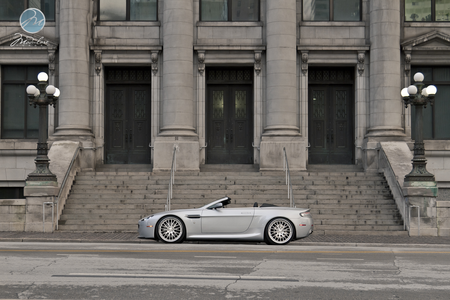 photo 15 Aston Martin V8 Vantage custom wheels Modulare  M24 3 21x9.0, ET , tire size 255/30 R21. 21x10.5 ET 295/25 R21