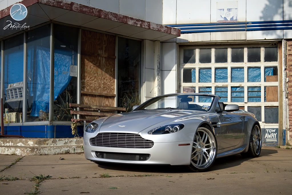 photo 1 Aston Martin V8 Vantage custom wheels Modulare  H3  21x9.0, ET , tire size 255/30 R21. 21x10.5 ET 295/25 R21