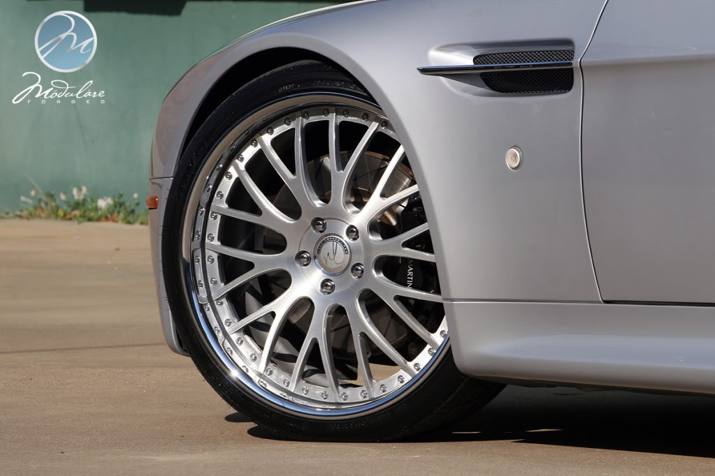 photo 1 Aston Martin V8 Vantage custom wheels Modulare  M24  21x9.0, ET , tire size 255/30 R21. 21x10.5 ET 295/25 R21